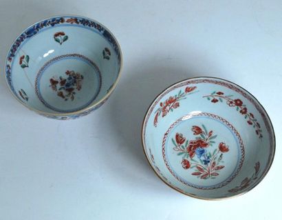 null CHINE
Deux bols en porcelaine à décor imari.
XVIIIe/XIXe
Diam. : 14,5 cm
Cheveux...