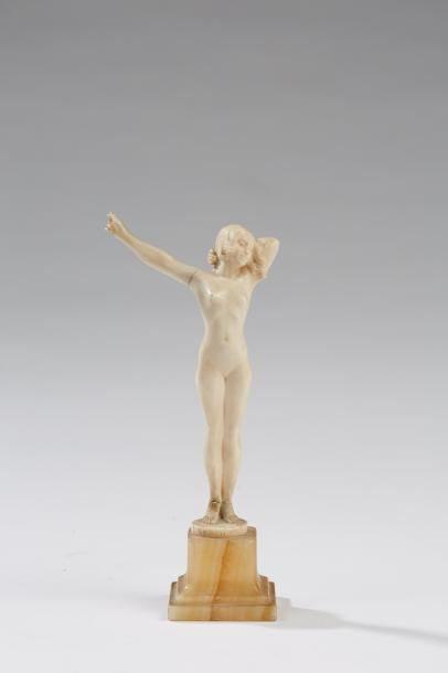 SOSSON Louis SOSSON (act.1905-1930)



Petite sculpture figurant une femme nue sur...