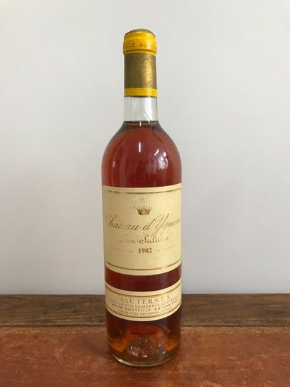 null Une bouteille de Château Yquem 1982, 1er Cru Classé Sauternes