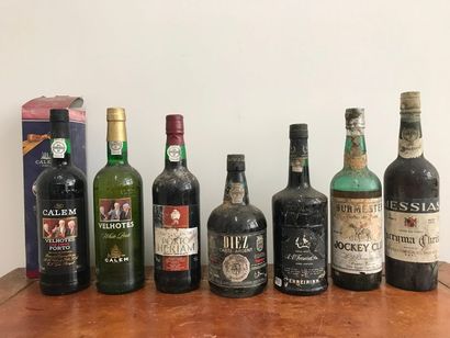 null Ensemble de sept bouteilles de Porto et vin de Porto dont Velhotes, Ferreira...