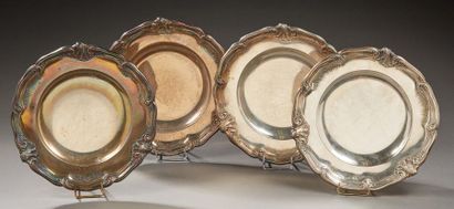 CARDEILHAC Suite de quatre plats en argent de style
Louis XV, la bordure ornée de...