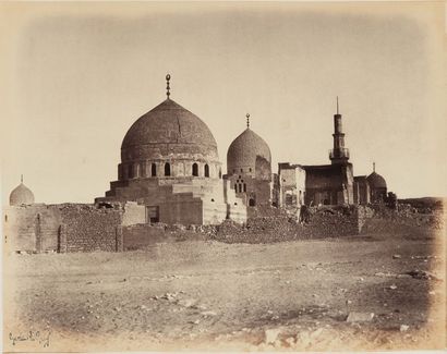 Gustave Le Gray (1820-1884) TOMBEAUX DES MAMELOUKS
Épreuve sur papier albuminé, 331...