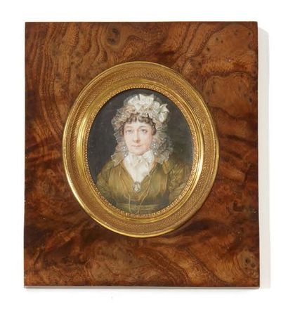 Louis- Marie AUTISSIER (1772-1830) Portrait de femme en robe vert-olive coiffée d'un...