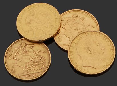 null Ensemble de quatre pièces en or jaune 18K (750) composé de deux souverains roi...