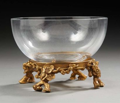 null Coupe en cristal
BACCARAT reposant sur une base en bronze doré, motif floral.
Signée...