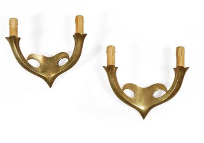 SCARPA (XXe) Paire d'appliques en bronze doré présentant deux bras de lumière de...