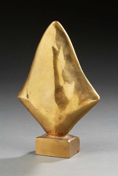 Yerassimos SKLAVOS (1927-1967) Sans titre
Sculpture en bronze à patine dorée.
Signée,...