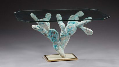 ALAIN CHERVET (né en 1944) Cactus
Table basse à plateau en dalle de verre translucide...