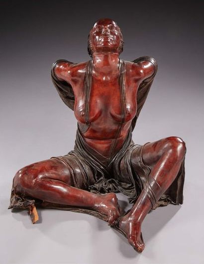 Bruno BARATIER (né en 1950) Femme assise
Sculpture en bois recouvert de lanières...