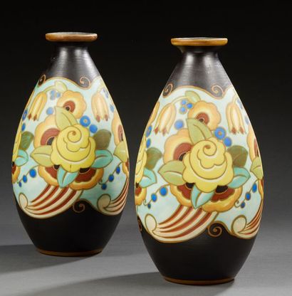 Charles CATTEAUX (1880-1966) Paire de vases balustres en céramique émaillée à décor...