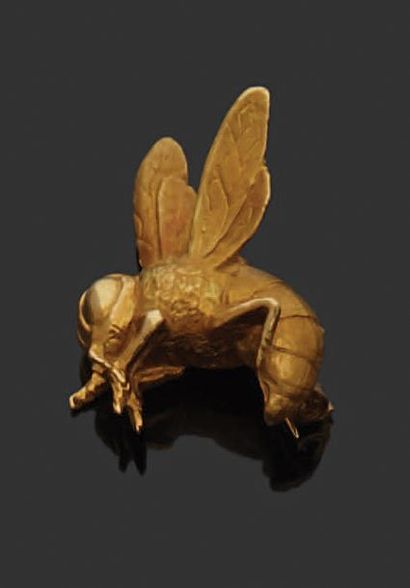 null Broche abeille en or jaune 18K (750).
Poids: 11,51 g.