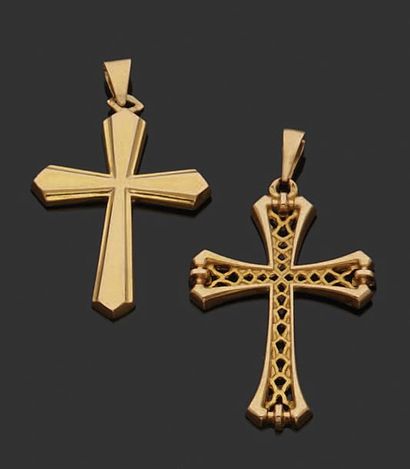 null Deux croix pendentif en or jaune 18K (750).
Poids: 6,41 g.