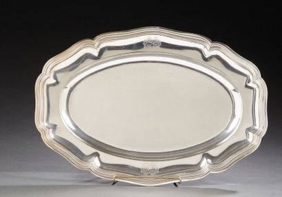 PUIFORCAT Oval silver dish, the border decorated with nets, the wing armorized.
Minerva...