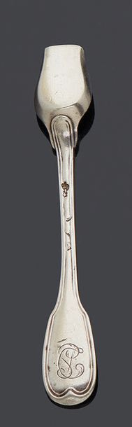null Silver salt shovel in the shape of a fire shovel, net model.
Paris 18th century.
Master...