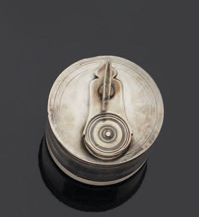 null Inkwell of necessary silver mount.
Paris 1783-1789.
Brutto weight: 86,9 g