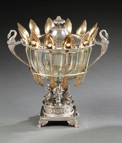 null Large jam maker and its silver lid, Medici shaped, with two swan-neck handles,...