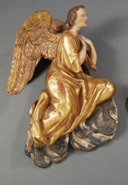null Paire de statuettes en bois sculpté, doré, argenté ou peint au naturel représentant...