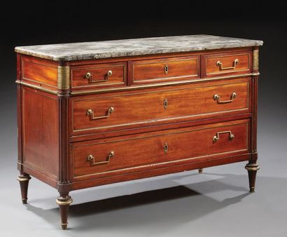 null Mahogany chest of drawers and mahogany veneer decorated with brass carderons;...