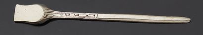 null Silver marrow spoon, net model, spoon in the shape of a fire shovel.
Paris 1771.
Master...