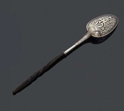 null Olive spoon in plain silver, the edge of the spoon and the attachment bordered...