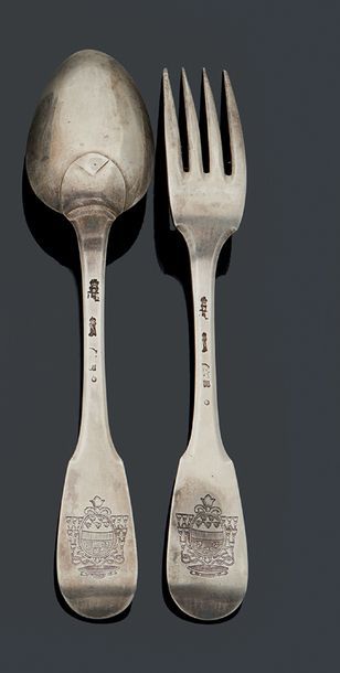 null Silver cutlery, uniplat model, spatula engraved with coat of arms under crown.
Uzès...