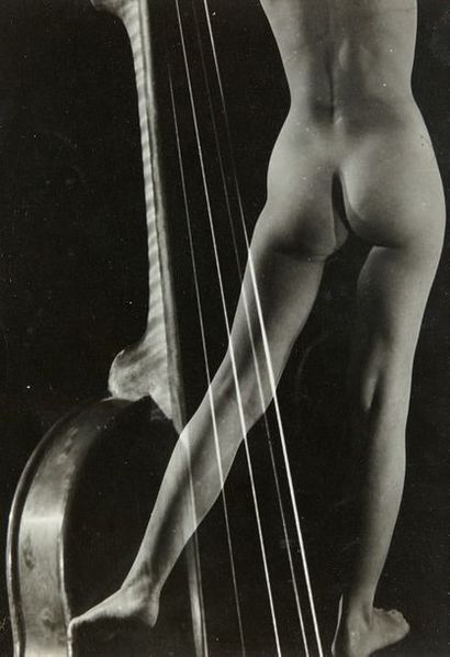 Pierre Boucher (1908-2000) Nu au violon
Photo-montage, tirage d'époque, vers 1930.
Dim.:...