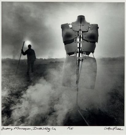 Arthur TRESS (né en 1940) Fantasmagorie - Burning mannequin, Death Valley Ca»
Épreuve...