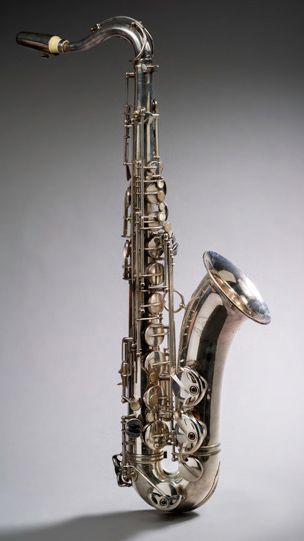 SELMER Paris Saxophone en laiton argenté et bouton de nacre, Modèle Balanced Action...