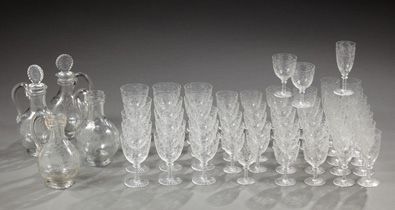 BACCARAT, attribué à Important services de verres en cristal taillé comprenant 15...