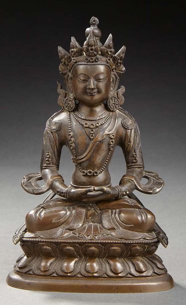 CHINE OU ART SINO-TIBETAIN Figurine en bronze représentant Amitayus assis en position...