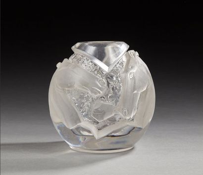 Aristide COLOTTE (1885-1959) Vase sphérique, pièce unique, en cristal transparent...