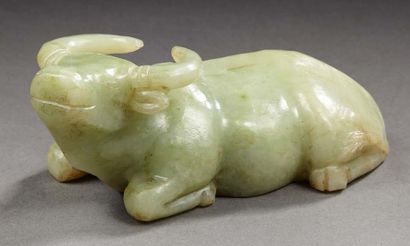 CHINE Figurine en pierre dure sculptée verte représentant un buffle sculpté.
Epoque...
