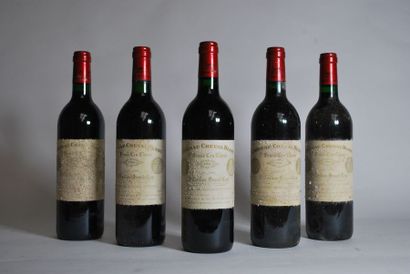 null Cinq bouteilles de Cheval Blanc, Saint-Emilion, 1er GCC, 1994.

(Caisse bois...