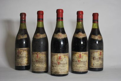 null Cinq bouteilles de Clos-Vougeot, Domaine Mugneret-Gibourg, 1981.