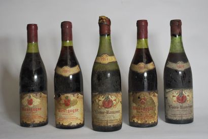 null Une bouteille de Vosne-Romanée, Domaine Mugneret-Gibourg, 1971, une bouteille...