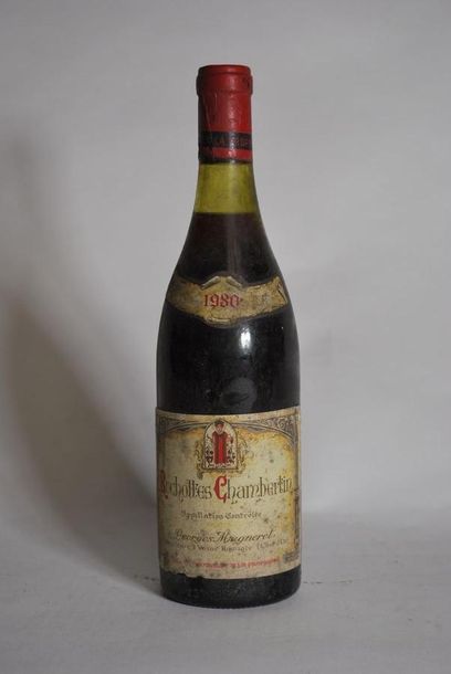 null Une bouteille de Ruchottes-Chambertin, Georges Mugneret, 1980.