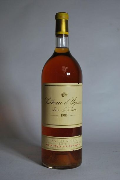 null Un magnum de Château d'Yquem, Sauternes, 1er cru supérieur, 1982.

Caisse b...