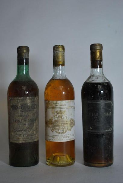 null Ensemble de trois bouteilles de sauternes :
- Une bouteille de Château Rayne-Vigneau,...