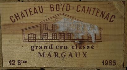 Douze bouteilles de Château Boyd-Cantenac,...