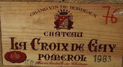 Douze bouteilles de Château La Croix de Gay,...