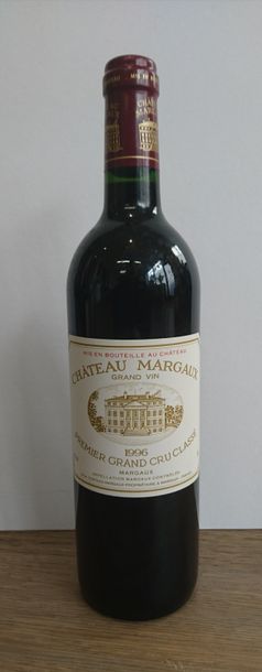 null Une bouteille de Château Margaux, Margaux, 1er GCC, 1996.