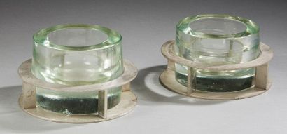 JEAN-BORIS LACROIX (1902-1984) Paire de vide-poches modernistes à réceptacle en métal...