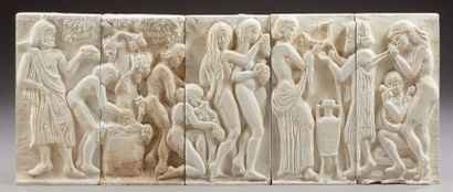 TRAVAIL FRANÇAIS Bas-relief sculpté composé de cinq éléments en pierre à décor sculpté...
