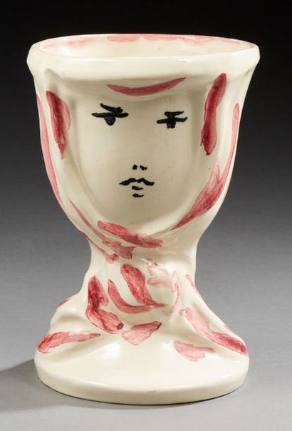 Marcel VERTES (1895-1961) Vase sur piedouche en céramique émaillée beige à décor...