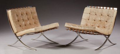 Ludwig Mies van der Rohe (1886-1969) Paire de fauteuils modèle «Barcelona à structure...