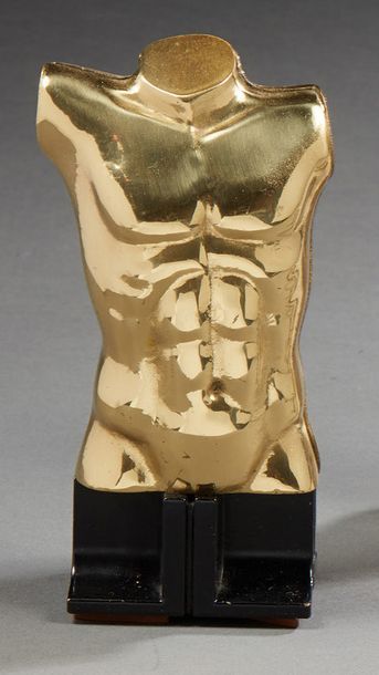 Miguel BERROCAL (1933-2006) Sculpture torse en bronze doré.
Signée «Berrocal 0810».
H:...