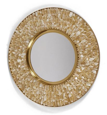 TRAVAIL MODERNE Miroir circulaire en laiton doré agrémenté en bordure de blocs de...