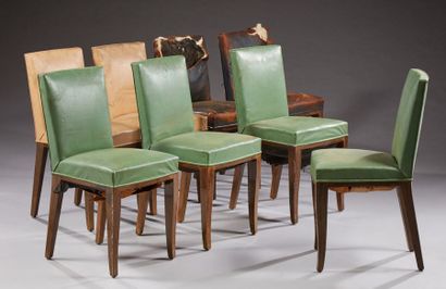 TRAVAIL FRANÇAIS 1930 Suite de huit chaises en placage de palissandre à piétement...