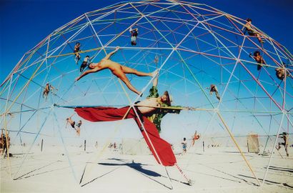 DORNDERIGO - Tomas DORN et Isabelle DERIGO (XX-XXIe) 
Burning man acrobates
Tirage...