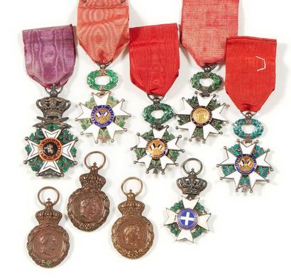 null Ensemble de décorations composé de:
- Quatre Croix de la Légion d'Honneur
-...